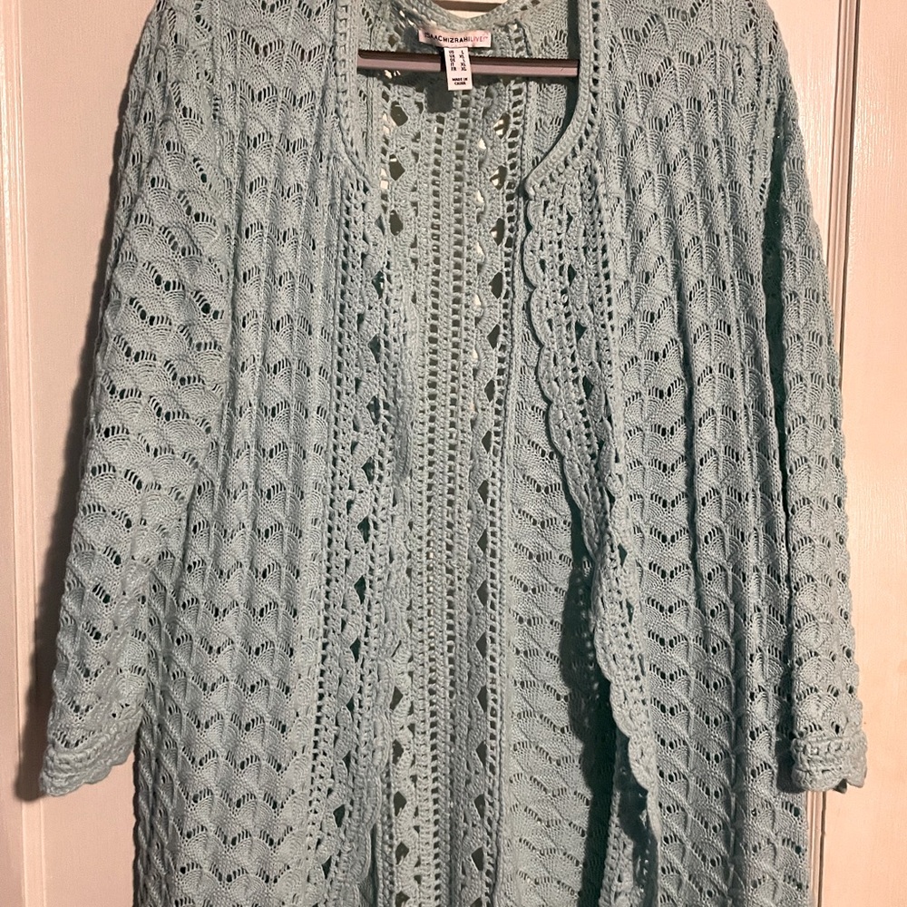 Isaac Mizrahi Crocheted seafoam green 3/4 sleeve cardigan.